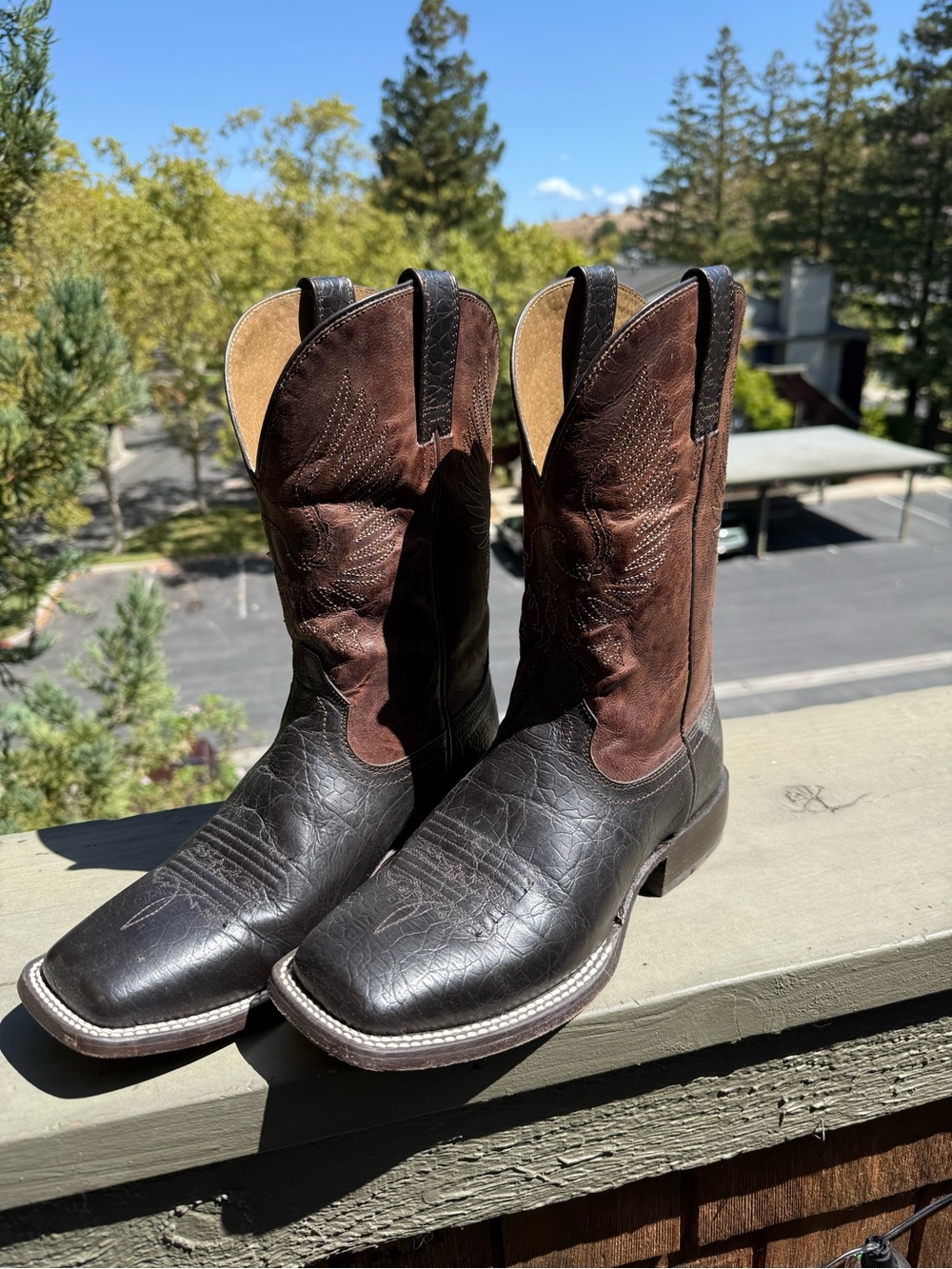 Ariat Two-Tone Brown and Dark Brown Western Cowboy Boots